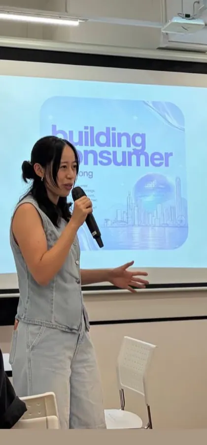 Julia Cheung speaking at a founder community event